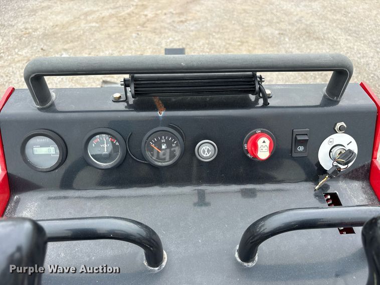 image for item DY0703 2024 Valley Pioneer SCL850 compact utility loader