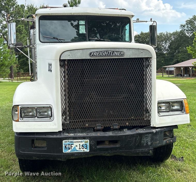 image for item DY0749 1995 Freightliner FLD 120 dump truck