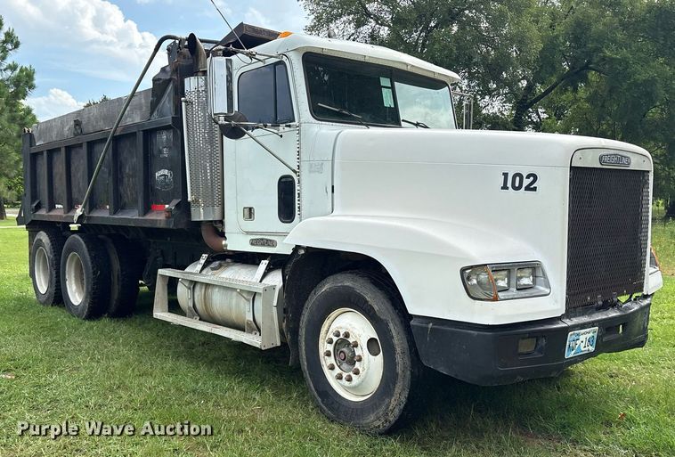 image for item DY0749 1995 Freightliner FLD 120 dump truck