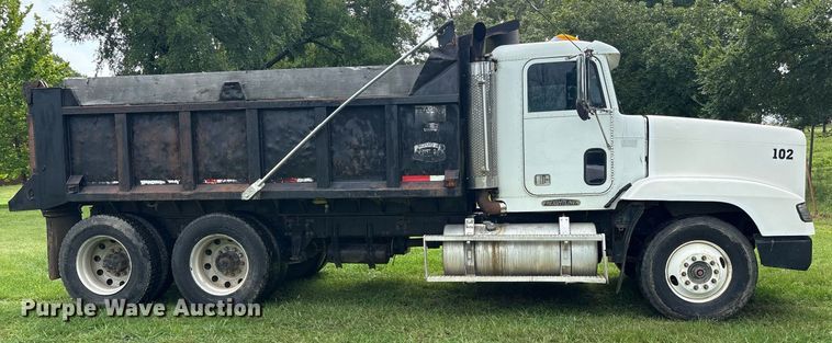 image for item DY0749 1995 Freightliner FLD 120 dump truck