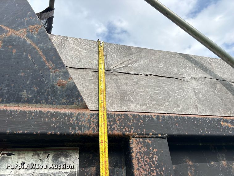 image for item DY0749 1995 Freightliner FLD 120 dump truck