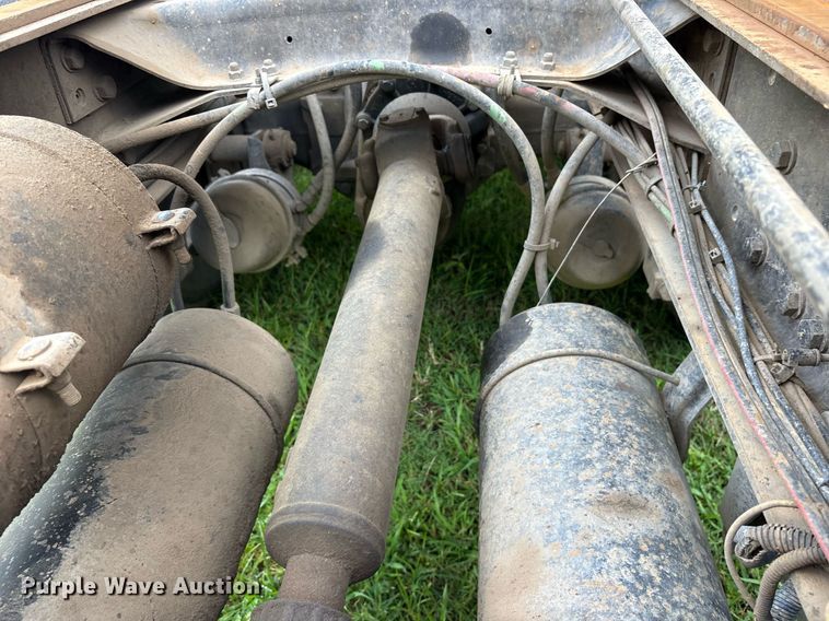 image for item DY0749 1995 Freightliner FLD 120 dump truck