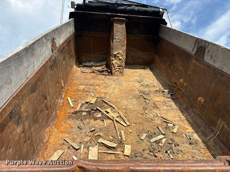 image for item DY0749 1995 Freightliner FLD 120 dump truck