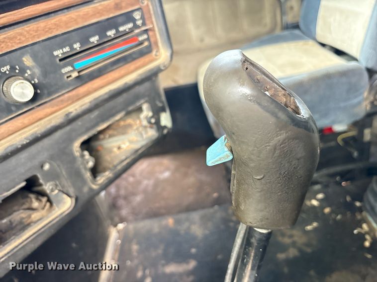 image for item DY0749 1995 Freightliner FLD 120 dump truck