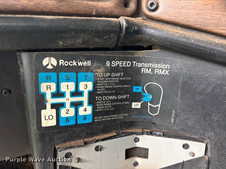 image for item DY0749 1995 Freightliner FLD 120 dump truck