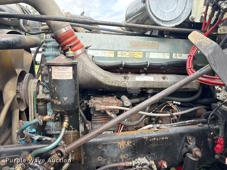 image for item DY0749 1995 Freightliner FLD 120 dump truck