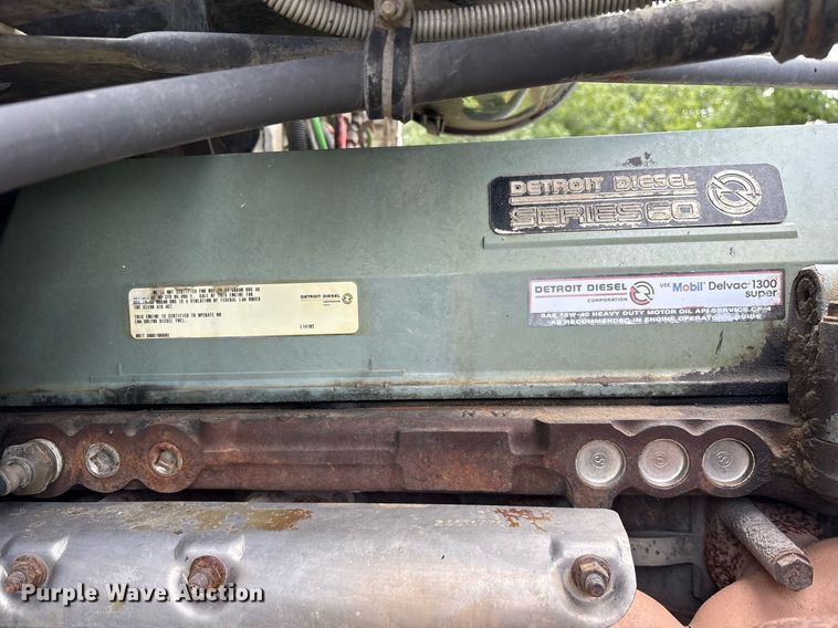 image for item DY0749 1995 Freightliner FLD 120 dump truck