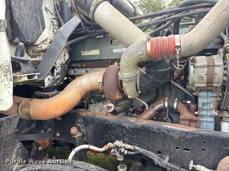 image for item DY0749 1995 Freightliner FLD 120 dump truck