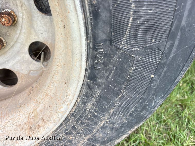 image for item DY0749 1995 Freightliner FLD 120 dump truck