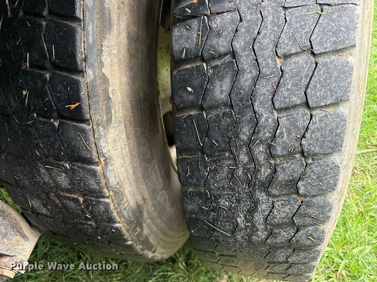 image for item DY0749 1995 Freightliner FLD 120 dump truck