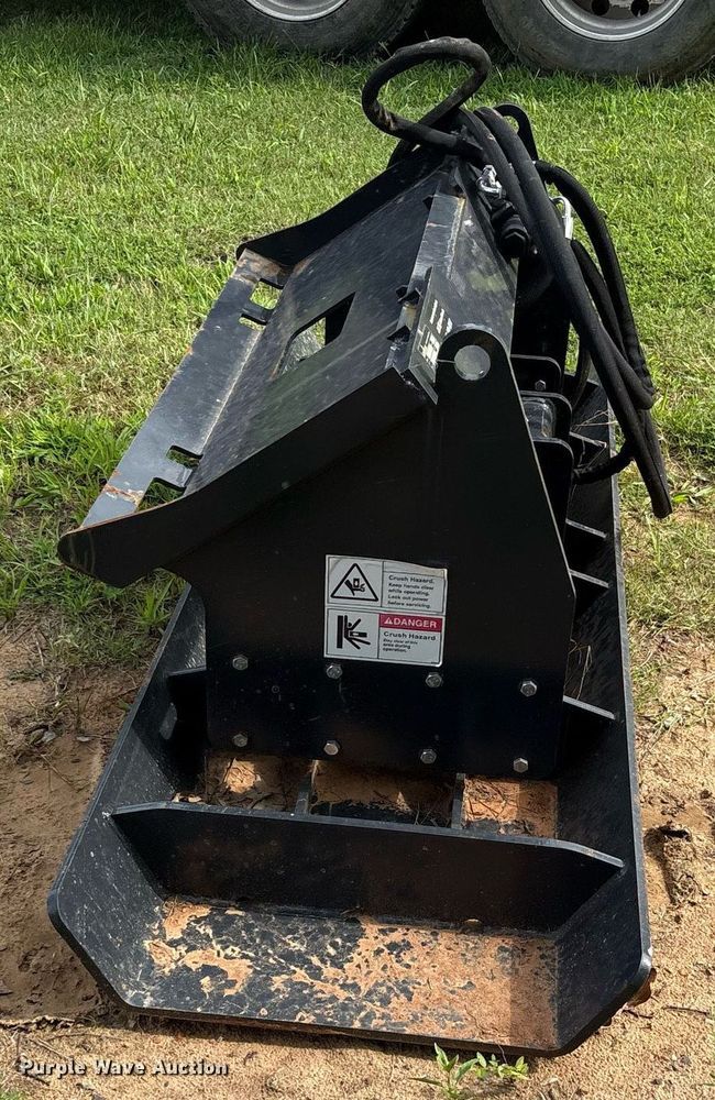 image for item DY0750 2023 LandHonor VPC-11-72W skid steer plate compactor