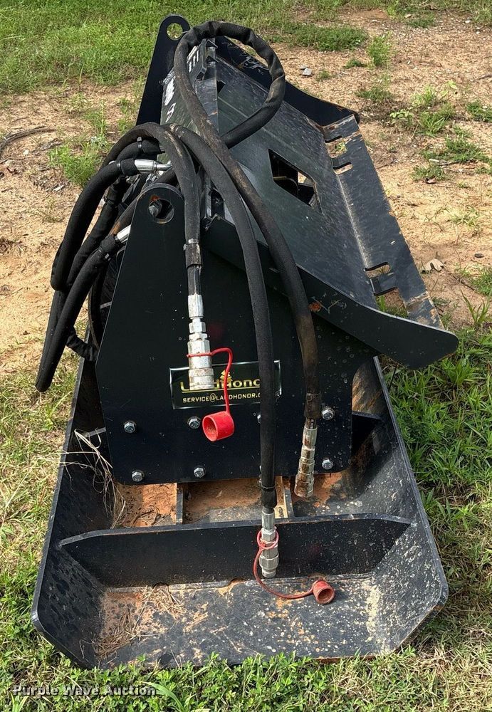 image for item DY0750 2023 LandHonor VPC-11-72W skid steer plate compactor