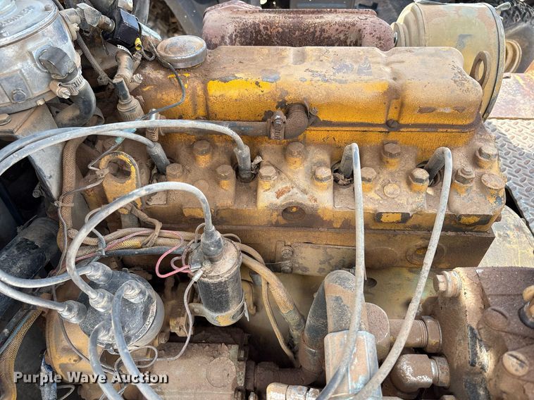 image for item DY2495 Caterpillar forklift