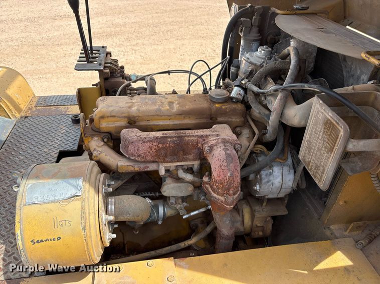 image for item DY2495 Caterpillar forklift