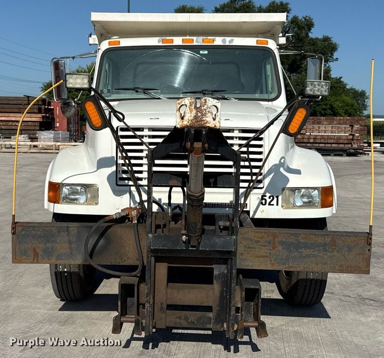 image for item DY8089 2001 International 4900 dump truck