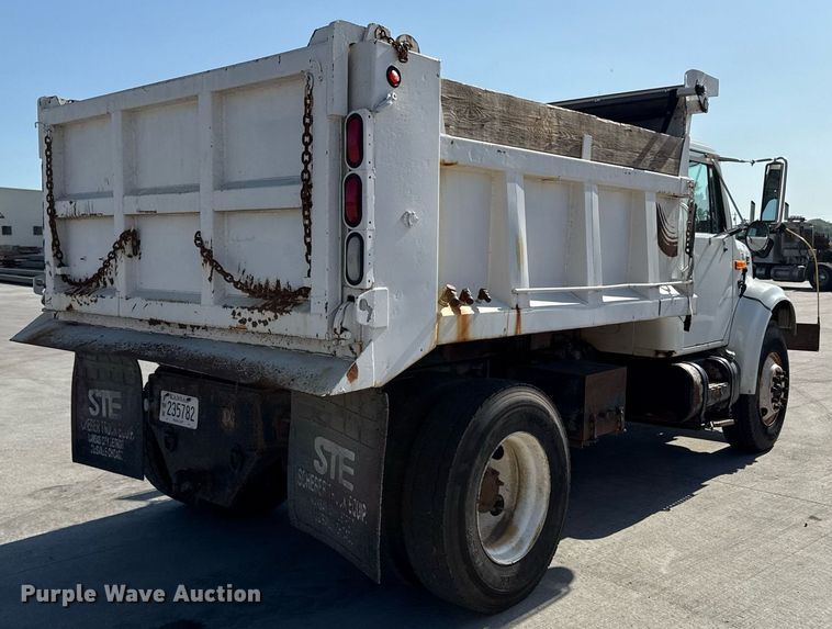 image for item DY8089 2001 International 4900 dump truck