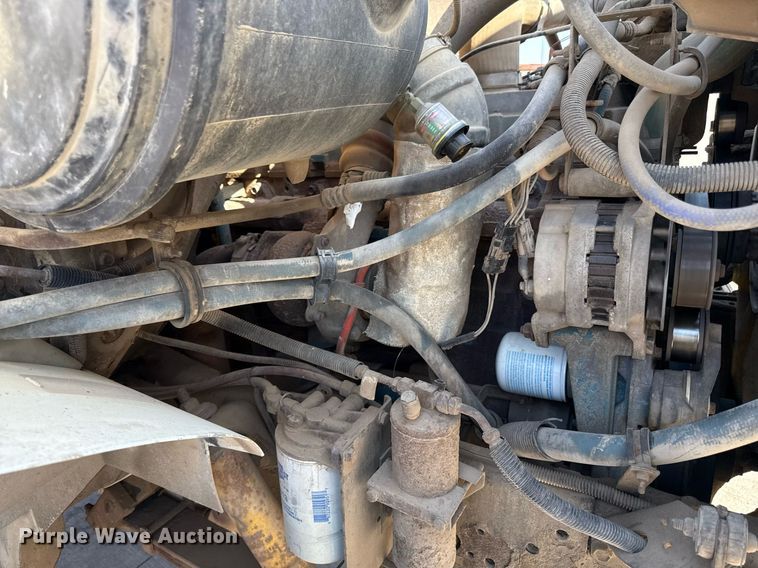 image for item DY8089 2001 International 4900 dump truck