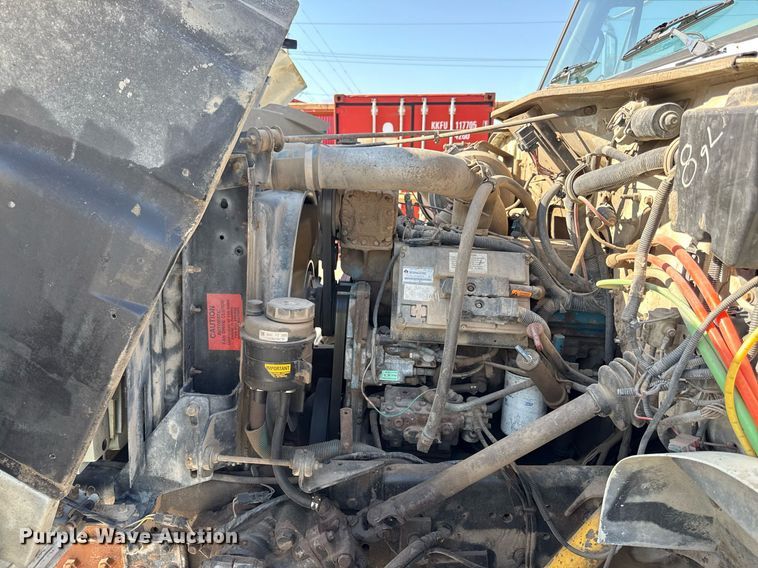 image for item DY8089 2001 International 4900 dump truck