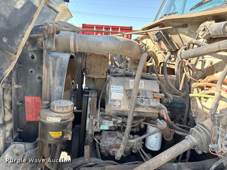 image for item DY8089 2001 International 4900 dump truck