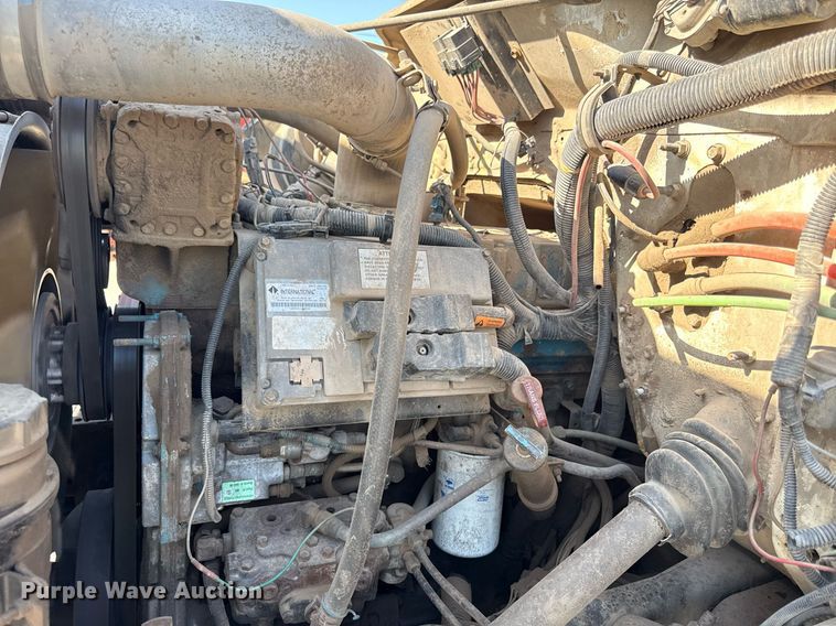 image for item DY8089 2001 International 4900 dump truck