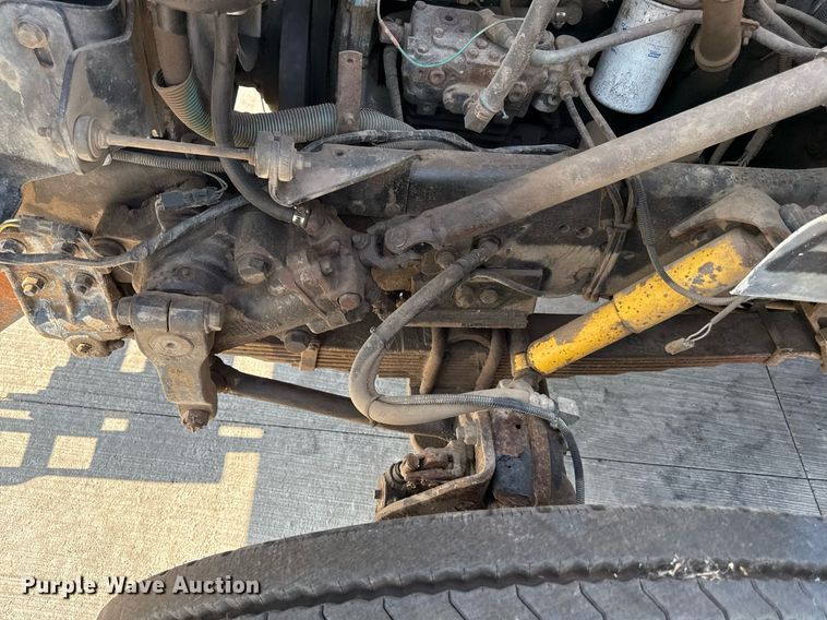 image for item DY8089 2001 International 4900 dump truck