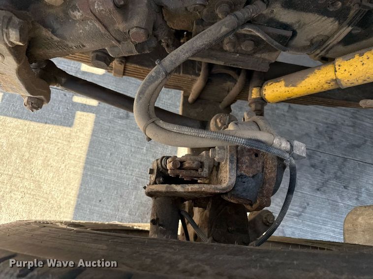 image for item DY8089 2001 International 4900 dump truck