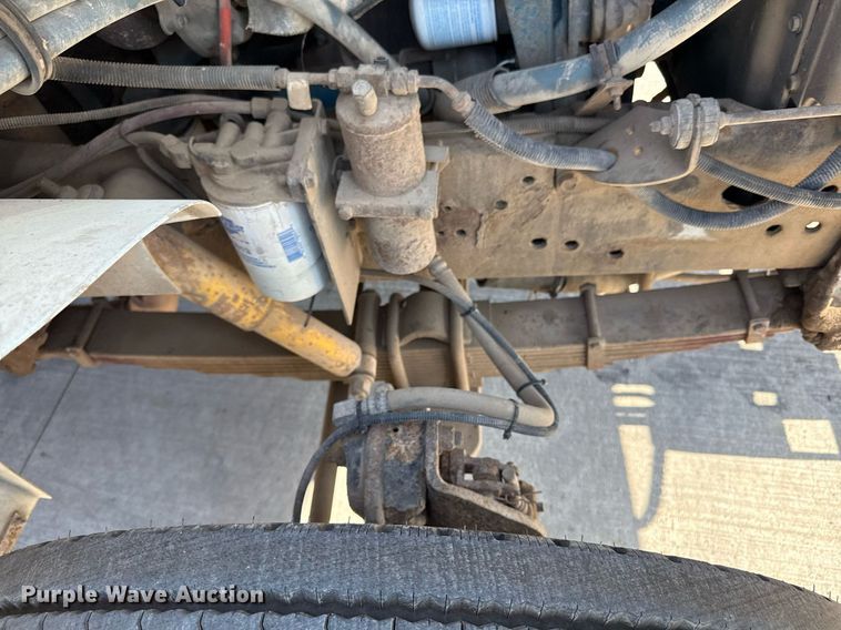 image for item DY8089 2001 International 4900 dump truck