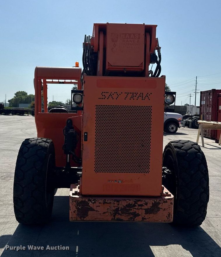 image for item DY8090 2013 JLG 10054 telehandler