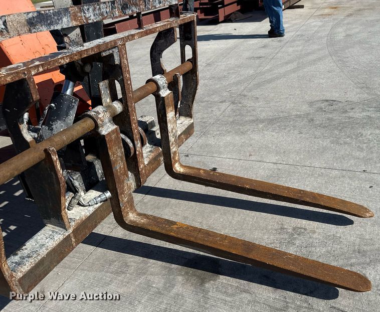 image for item DY8090 2013 JLG 10054 telehandler