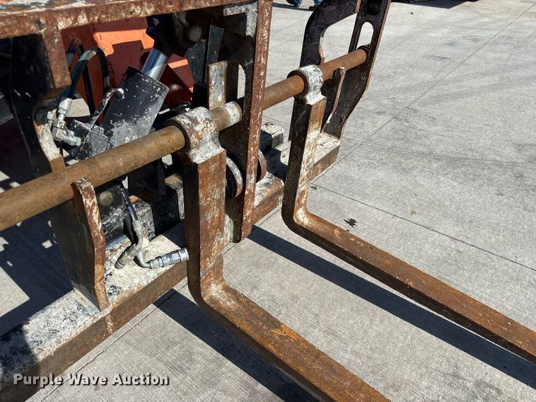 image for item DY8090 2013 JLG 10054 telehandler