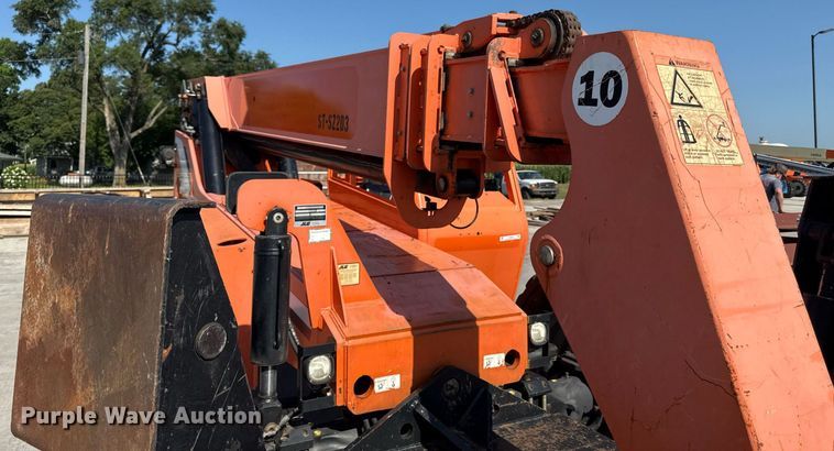 image for item DY8090 2013 JLG 10054 telehandler