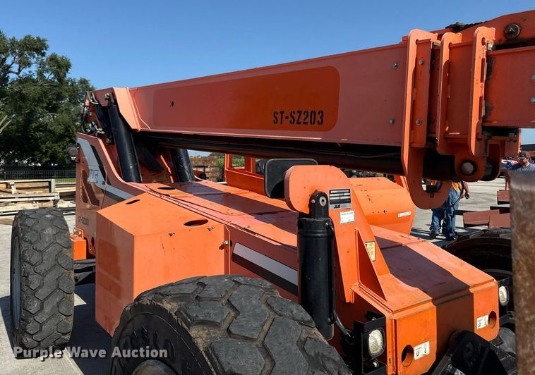 image for item DY8090 2013 JLG 10054 telehandler