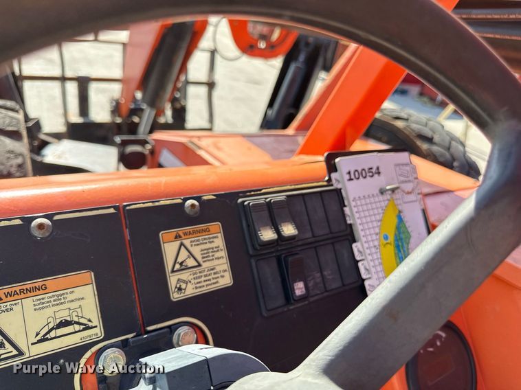 image for item DY8090 2013 JLG 10054 telehandler