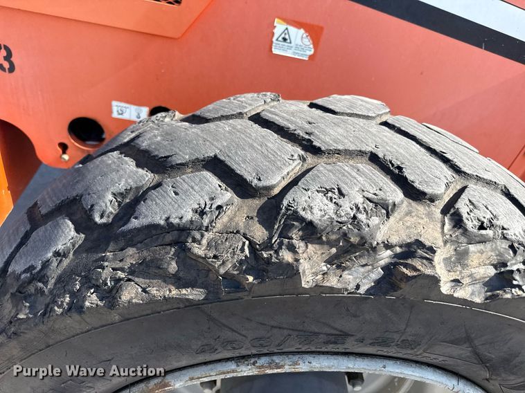 image for item DY8090 2013 JLG 10054 telehandler