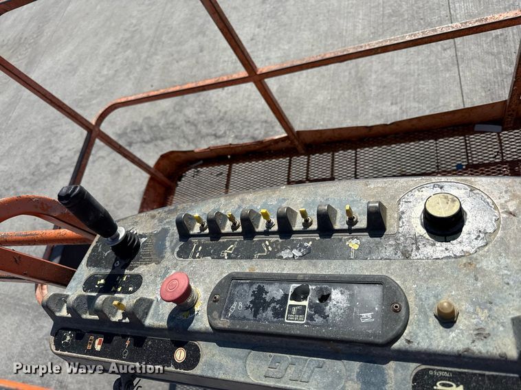 image for item DY8091 JLG 800AJ boom lift