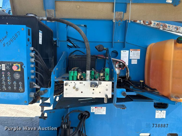 image for item DY8092 2008 Genie S65 boom lift