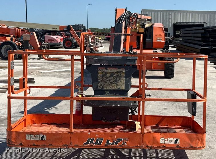 image for item DY8093 2014 JLG 660SJ boom lift