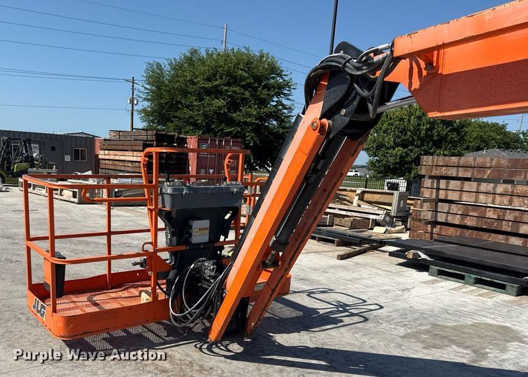 image for item DY8093 2014 JLG 660SJ boom lift