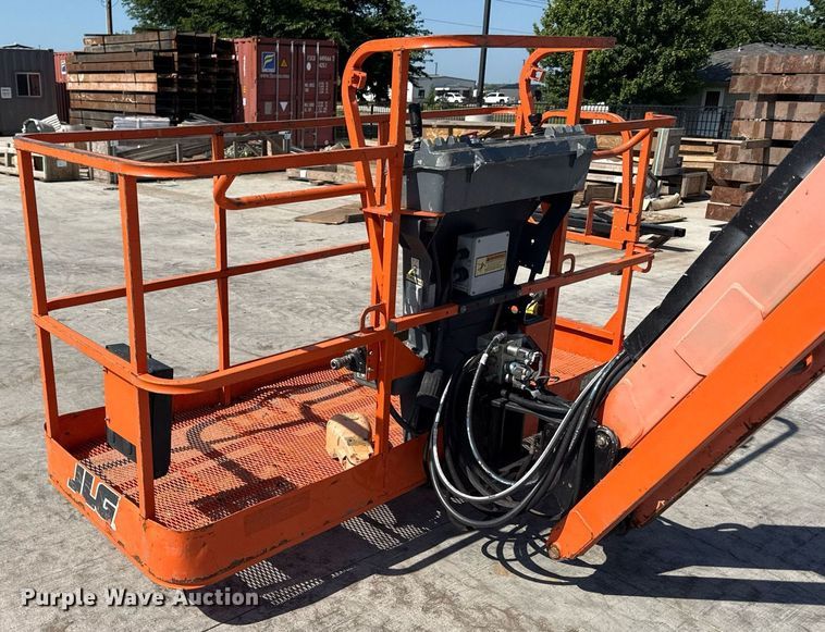 image for item DY8093 2014 JLG 660SJ boom lift
