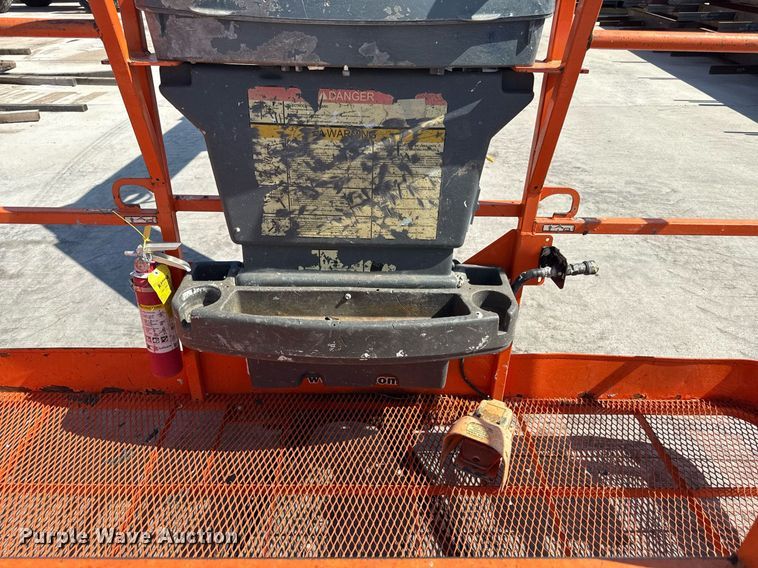 image for item DY8093 2014 JLG 660SJ boom lift