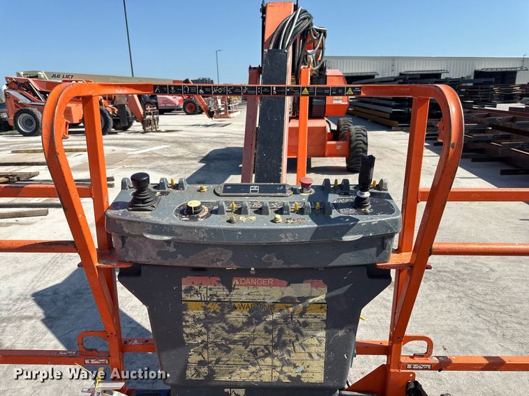 image for item DY8093 2014 JLG 660SJ boom lift