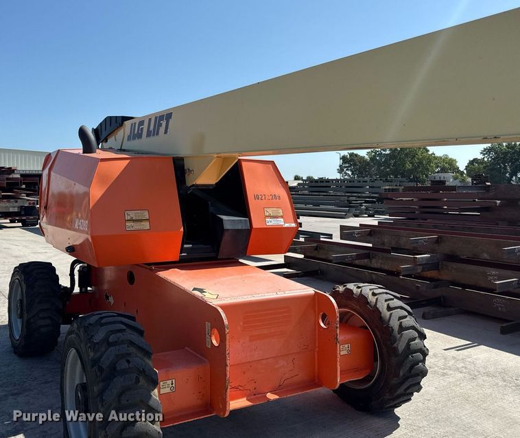 image for item DY8093 2014 JLG 660SJ boom lift