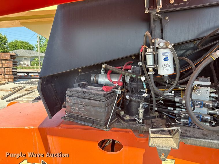 image for item DY8093 2014 JLG 660SJ boom lift