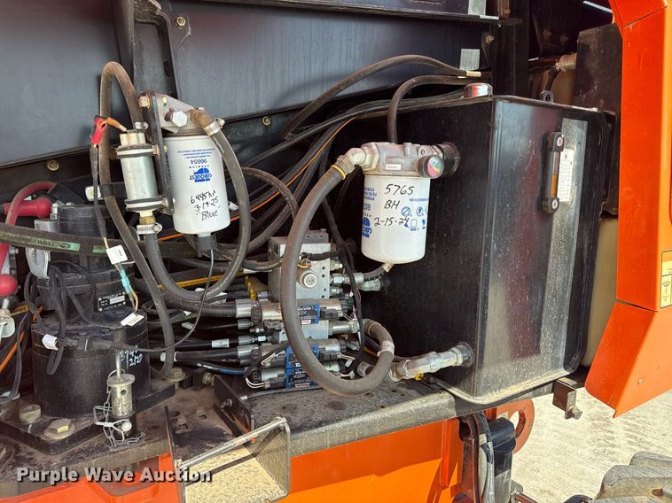 image for item DY8093 2014 JLG 660SJ boom lift