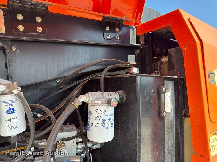 image for item DY8093 2014 JLG 660SJ boom lift