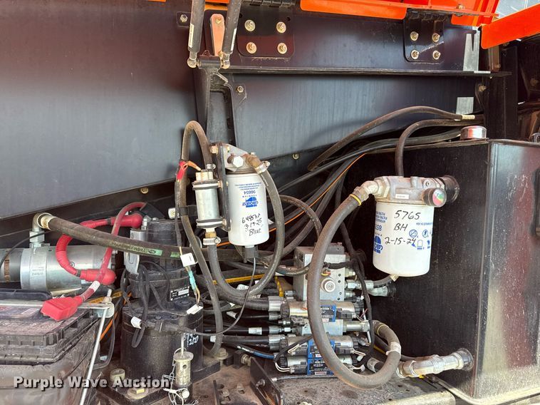 image for item DY8093 2014 JLG 660SJ boom lift