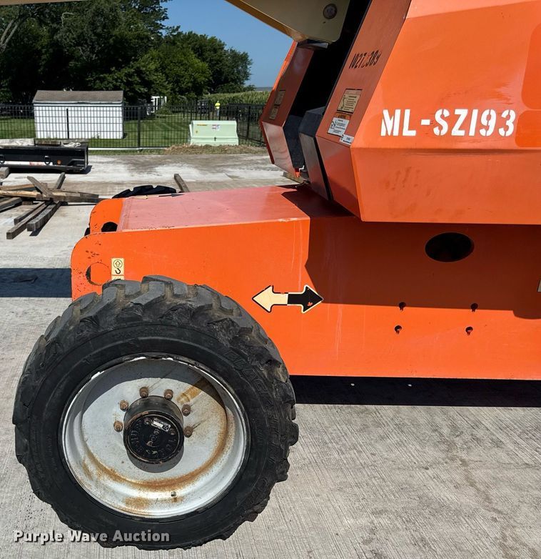 image for item DY8093 2014 JLG 660SJ boom lift