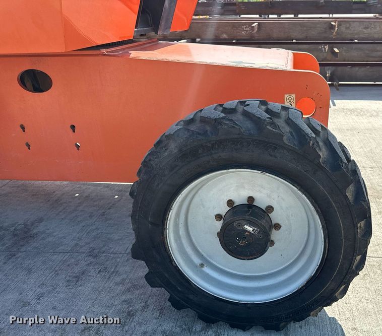 image for item DY8093 2014 JLG 660SJ boom lift