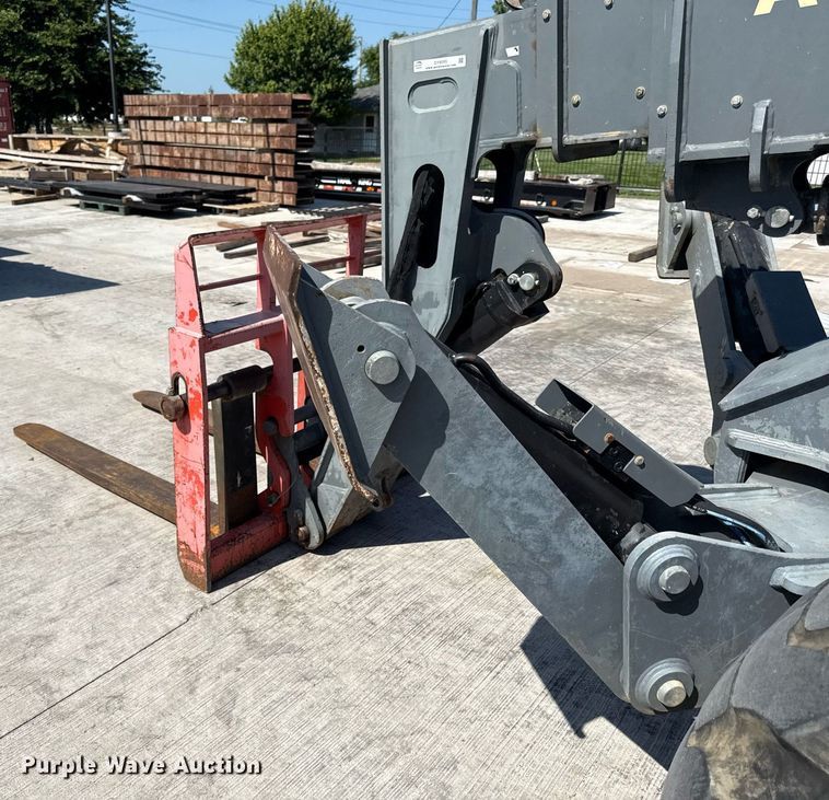 image for item DY8095 2018 Skyjack SJ1056TH telehandler