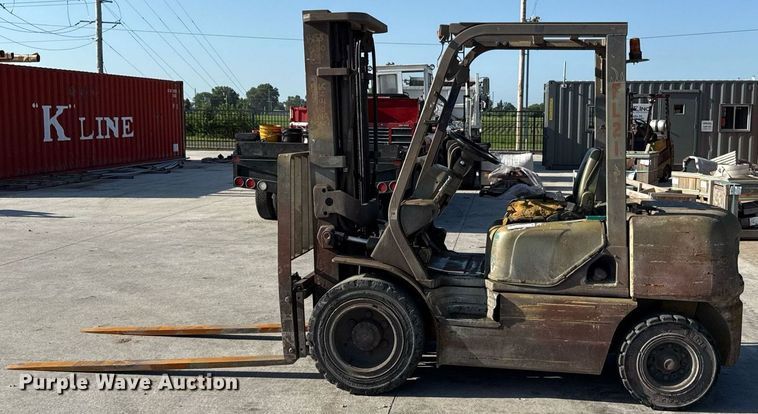 image for item DY8097 Komatsu FM25T-12 forklift